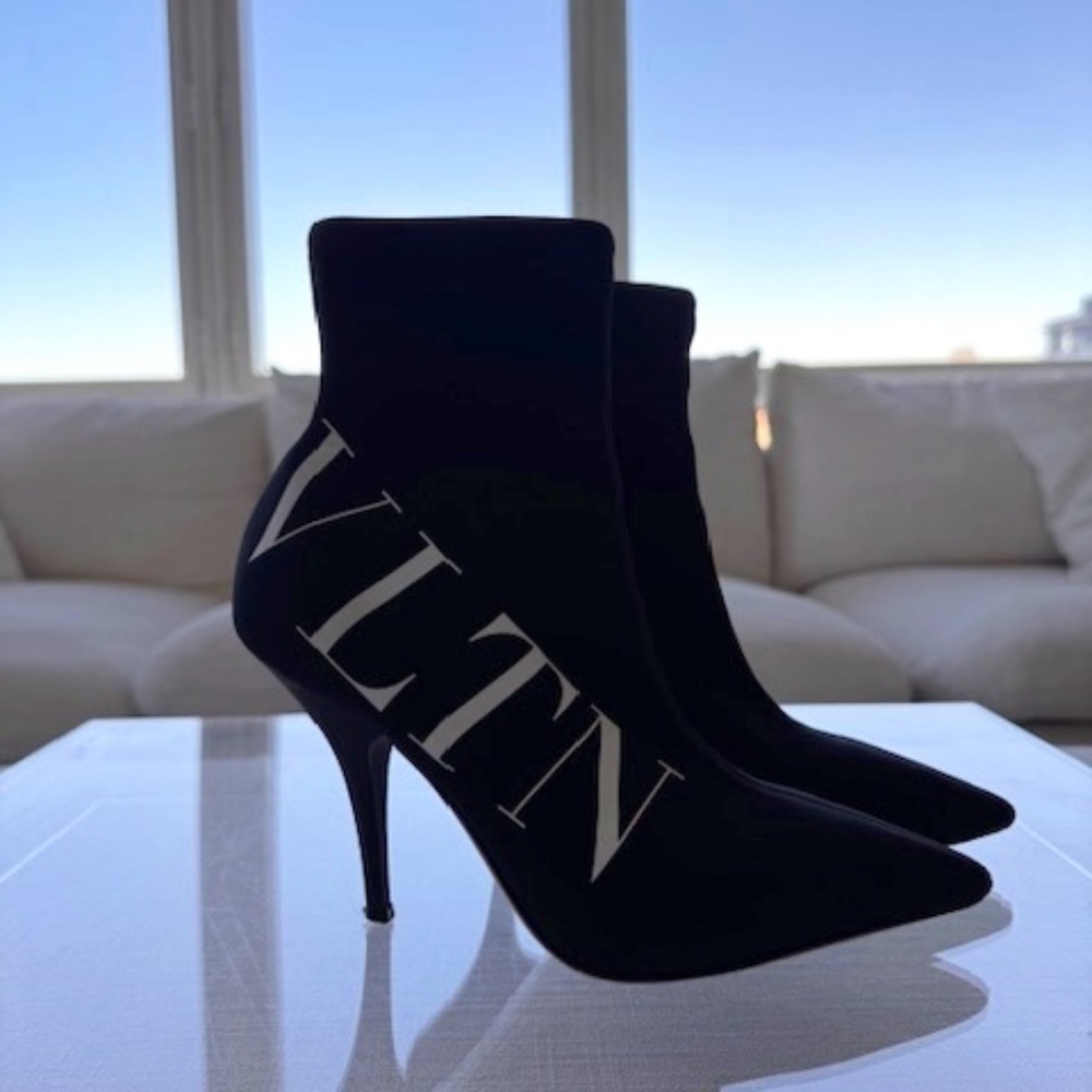 VALENTINO Graphic Print Sock Boots. Black & White